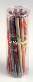 Ein durchsichtiger Plastikzylinder mit der Aufschrift Brause enthält mehrere bunt marmorierte Bleistifte, die aufrecht stehen - perfekt für Kalligraphie oder Lettering. Die Bleistifte zeigen wirbelnde rote, blaue, grüne und gelbe Muster, ideal für kreative Inspiration.